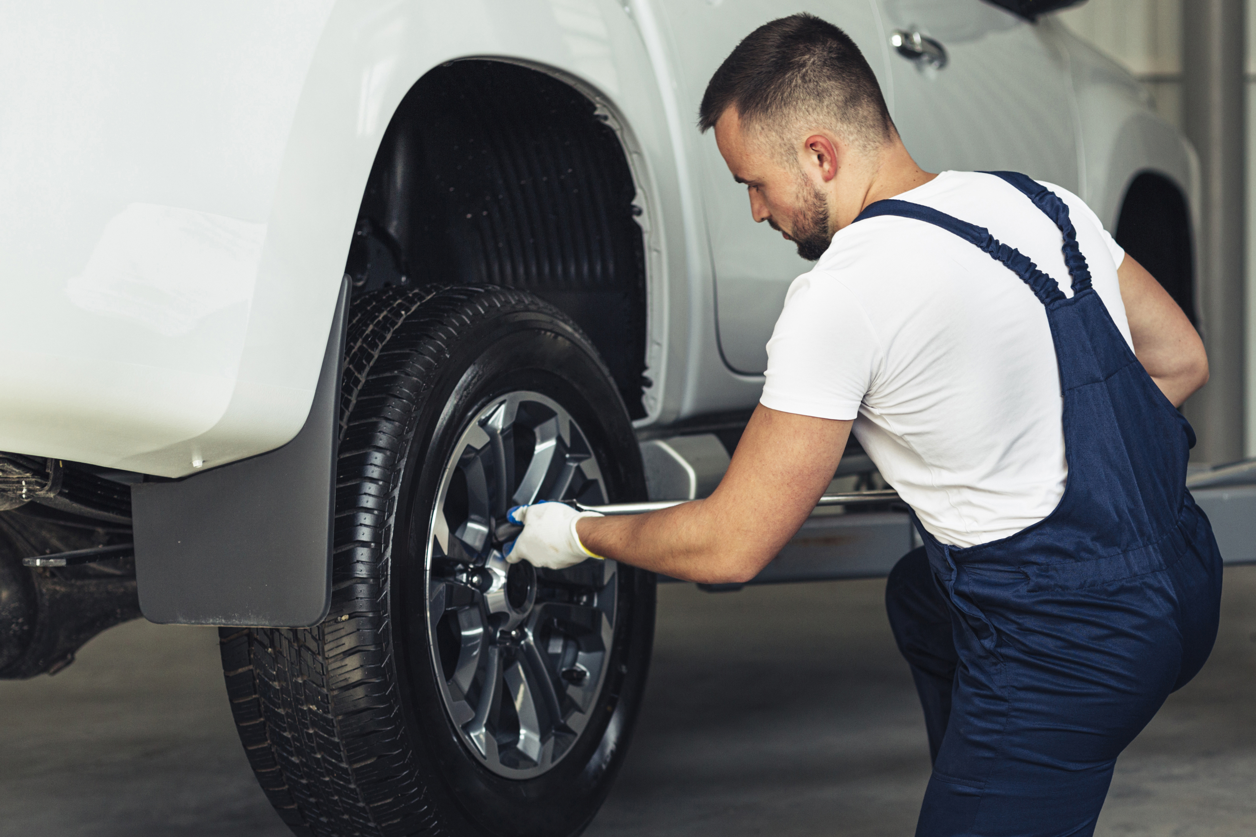 Cost-Effective Alloy Wheel Repair Techniques for Car Owners